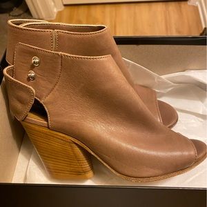 Steve Madden womens shoe